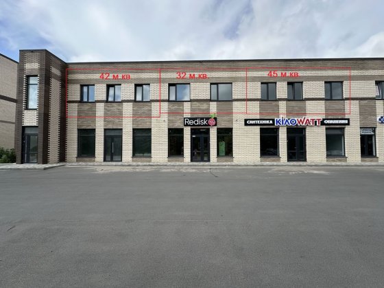 Продаж комерційного приміщення на Військбуді