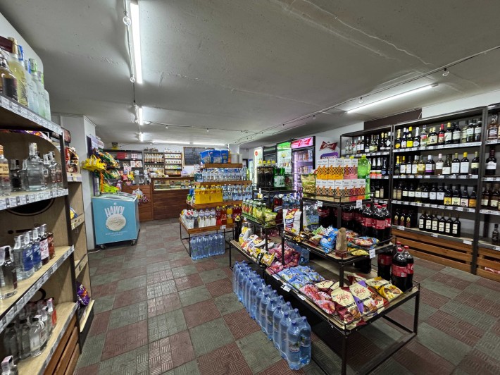 Продаж комерційного приміщення з орендарями та стабільним доходом - фото 1