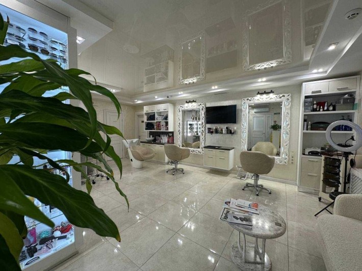 Продаж салону 54м2 з орендарями. Ремонт. ЖК ''Буча Квартал''. ID:313 - фото 1