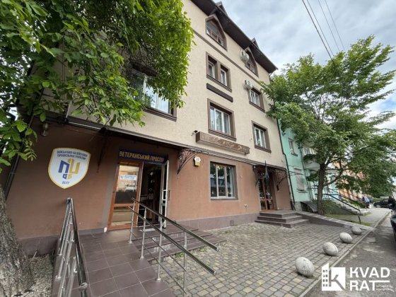 Продаж готелю по вулиці Залізнична Івано-Франківськ