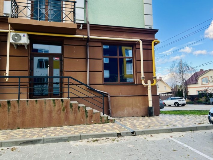 Продаж комерційного приміщення з ремонтом та чинним бізнесом! - фото 1