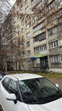 Продаж 3х кімнатної квартири , фасадна , гарний трафік - фото 1