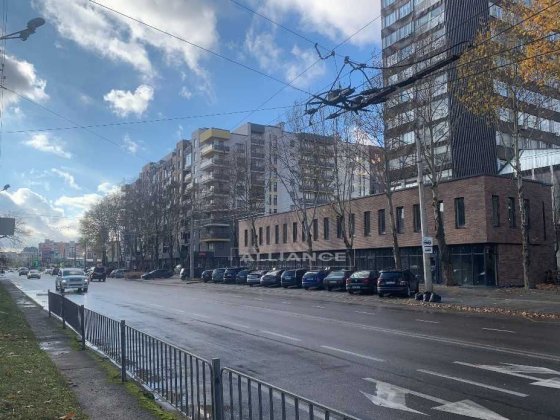 Продаж комерційних приміщень поряд з ТЦ Veles Mall та Метро Івано-Франківськ