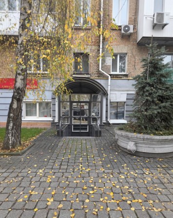 Продаж фасадного приміщення - фото 1