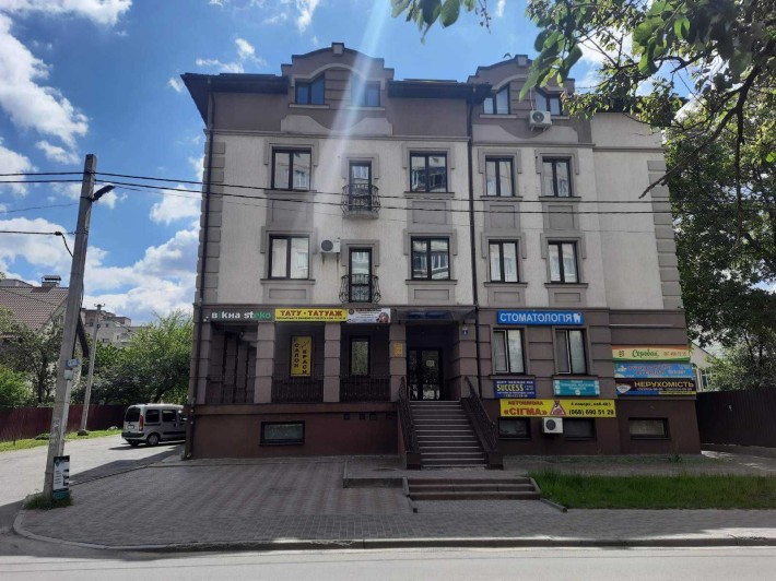 Продається офісний центр в центрі Броварів! - фото 1