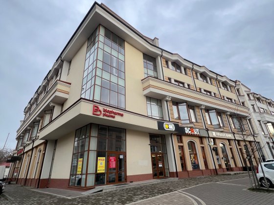 Продаж (оренда)приміщень в центрі Гузара 49 (720 м) Івано-Франківськ