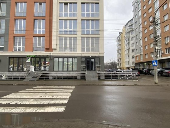 Продаж комерційного приміщення в обжитому мікрорайоні Івано-Франківськ