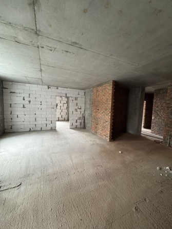 Продам комерцію біля Центрального парку Ірпінь - фото 1