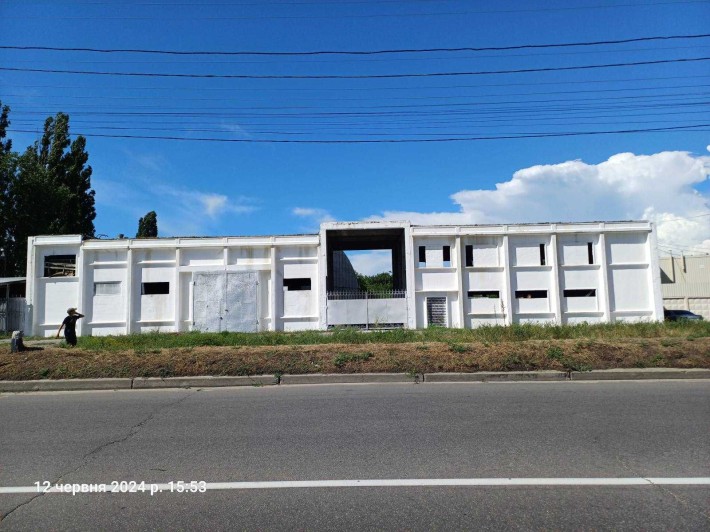 Будівлі на червоній лінії біля центру продаж/оренда . - фото 1