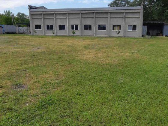 Продаж територіі 0,5 га з ангаром та складами. Кременчук