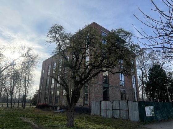 Торговий центр в парковій зоні Кременчук