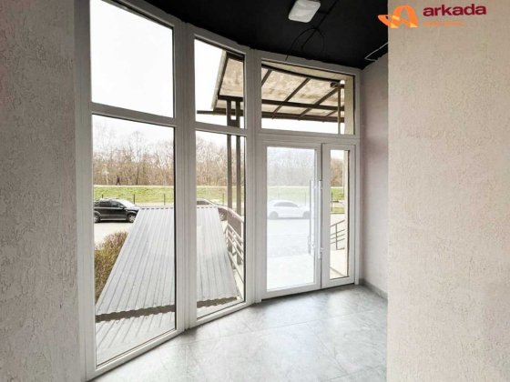 Продам комерційне фасадне приміщення ПАРКОВА АЛЕЯ  65.5. По ціні сирця Івано-Франківськ