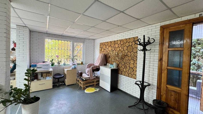 Продаж приміщення 43м2 поруч Володимира Великого - фото 1