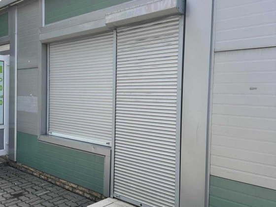 Продається  два магазини по 18 м2  на  вул Кравчука в районі ТЦ "Слон" Луцк
