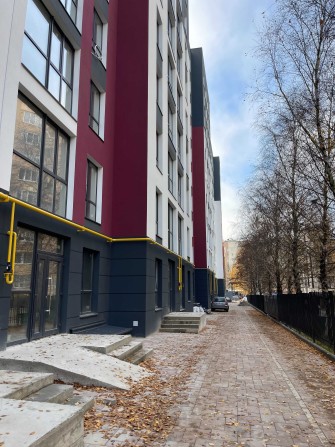 Комерція з окремим входом у новобудові! - фото 1