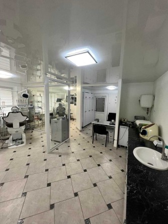 Продаж ком.прим.( стомат.кабінет), Центр-вул.Тичини. - фото 1