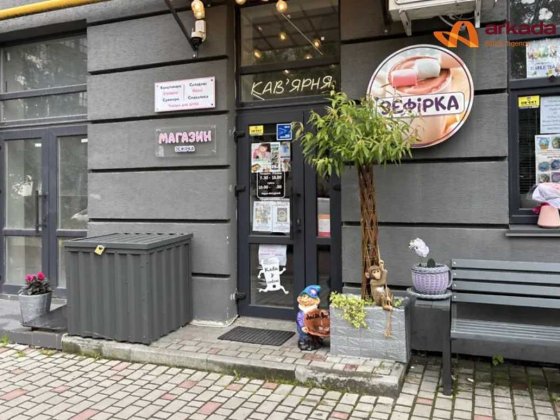 Продам комерційне приміщення з працюючим бізнесом -фасад  22м2 Івано-Франківськ