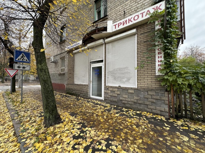 Власник приміщення 42.7м² фасад центр вул. Левка Лук'яненка 3/27 - фото 1