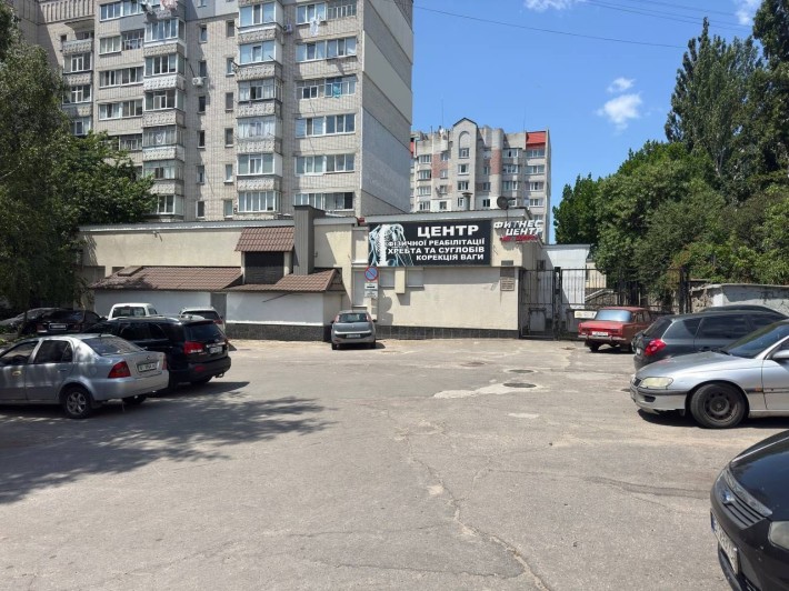Спортивно-оздоровчий комплекс автостоянкою за  вул. Європейська, 68 - фото 1
