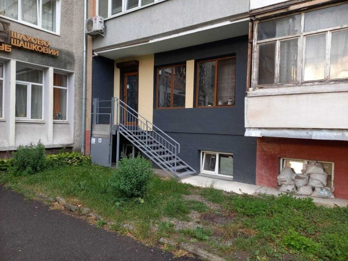 Продаж торгово-офісного  приміщення в центрі міста - фото 1