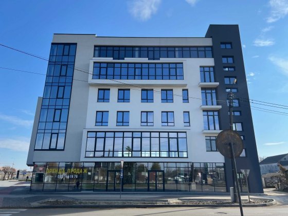 Продаж комерційне приміщення, вул. Максимовича - Надрічна Івано-Франківськ