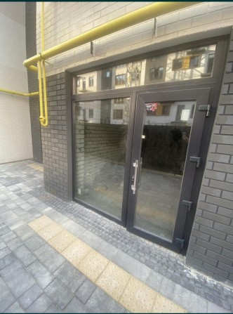 Продам комерційне приміщення в ЖК Молодість - фото 1