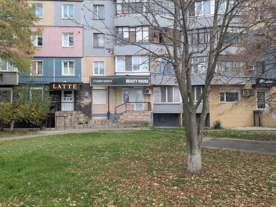 Продаж приміщення з гарним ремонтом по вул.Лісового 37 . Площа 34 м2 Кривой Рог