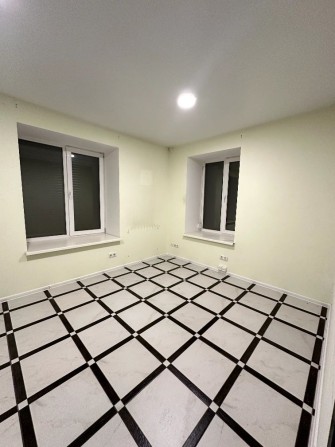 Комерція на центральній вулиці Ірпеня з ремонтом - фото 1