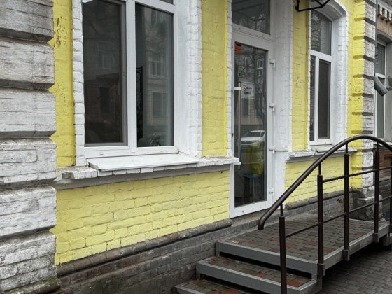 Центр міста, червона лінія, продам нежитлове приміщення Полтава