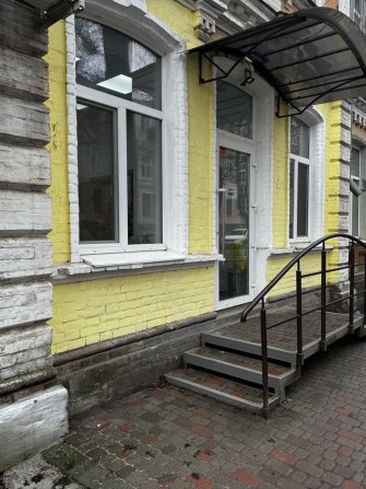 Центр міста, червона лінія, продам нежитлове приміщення - фото 1