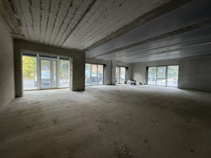 Продається фасадне приміщення в центрі Івано - франківська 96м2 - фото 1