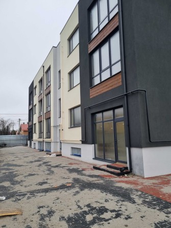 Продаж комерційного приміщення на вул. Поповича 37, площа 86.4 кв.м - фото 1