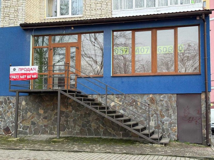 Продаж фасадного комерційного приміщення — 69 м² вул. Довженка - фото 1