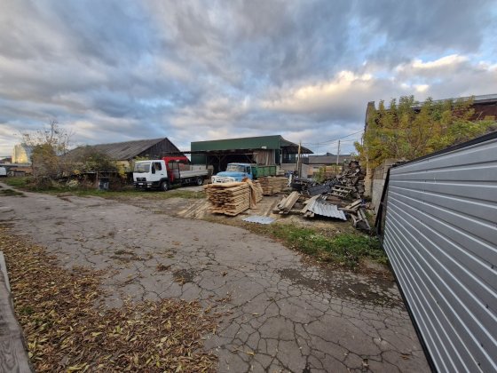 Універсальне приміщення 200 м² на ділянці 6 соток —ідеально під бізнес Ровно