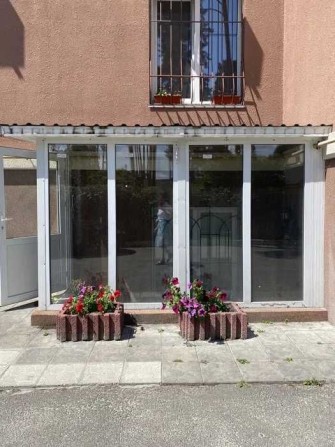 Комерційне приміщення З РЕМОНТОМ 35 м2 в Ірпені, вулиця Єрощенко - фото 1