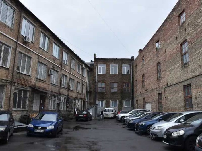 Адміністративний будинок, м. Рівне, вул. С. Петлюри, 26 - фото 1