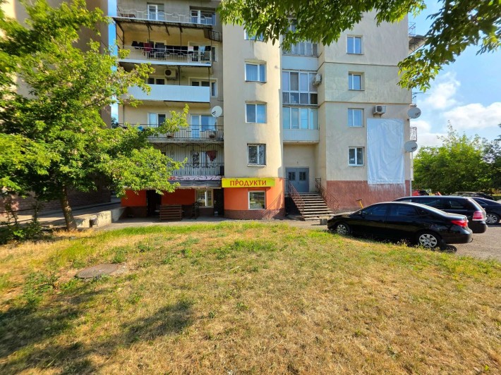 Фасадне комерційне приміщення біля Обласної лікарні, вул. Пасічна - фото 1