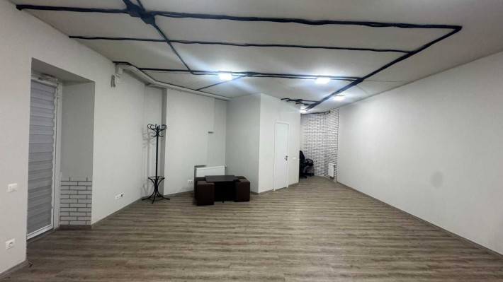 Продаж комерції 56 м² біля Центрального парку, вул. Університетська - фото 1