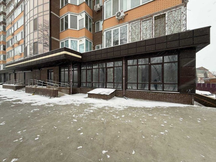 Продам комерційне приміщення в центрі міста ЖК "Зарічний" Харківська 6 - фото 1