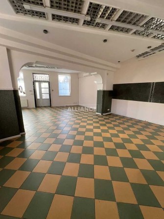 Продається комерційне приміщення по вулиці Галицька. - фото 1