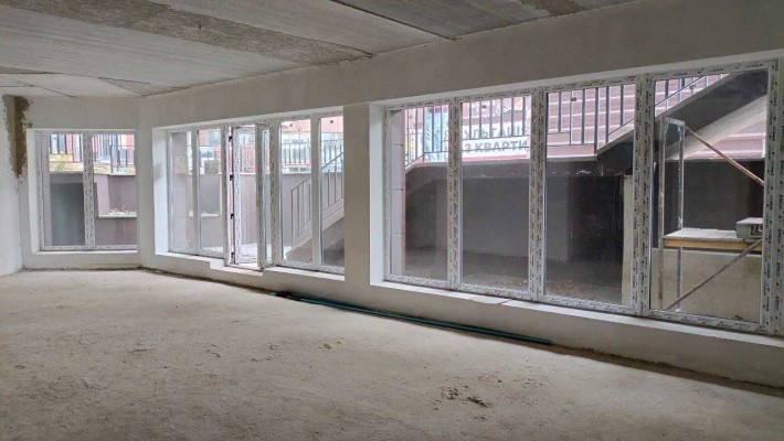 Дуже світла Комерція в зданому ЖК, Івано-Франківськ - фото 1