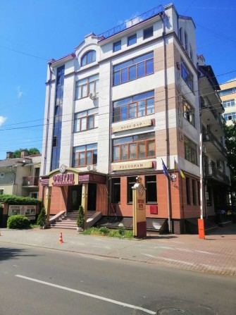 Продається комерція самій ТОПОВІЙ локації міста! Діючий готель! - фото 1