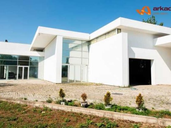 Комерційне приміщення на вул. Коновальця поблизу ТЦ Велмарт. Івано-Франківськ