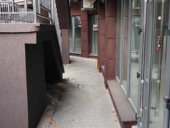 Двохстороння комерція в зданому будинку, Івано-Франківськ Ивано-Франковск