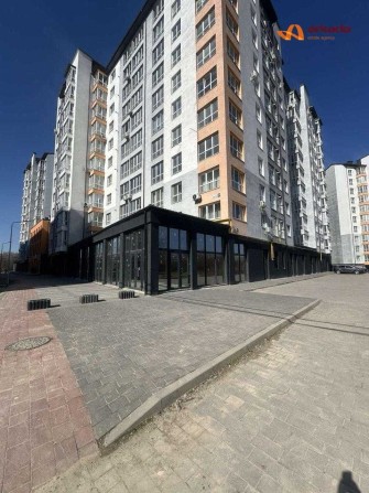 Комерційне приміщення по вул. Хіміків у жк Квартал Галицький (1000 м2) - фото 1