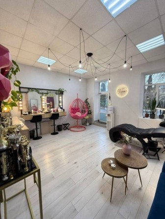 Продам діючий бізнес у топовій локації – центр міста - фото 1