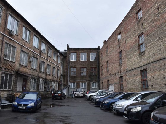 Адміністративний будинок, площею 1758,90 кв.м. Рівненська обл. Ровно