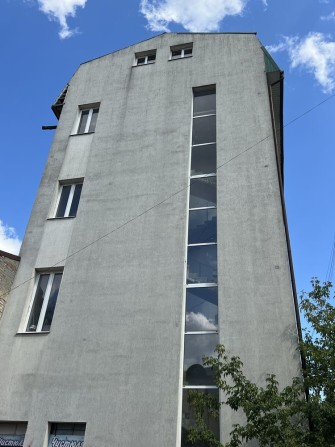 Продаж комерційної будівлі у самому центрі міста ! - фото 1