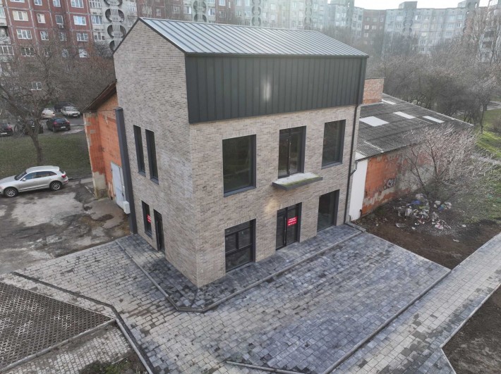 Продам комерцію в новобудові 51.3 кв.м на 3 поверсі з обробкою - фото 1
