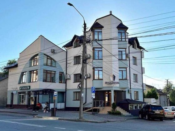 Продажа бизнеса Черновцы Косметологическая Клиника + здание 4 этажа Чернівці